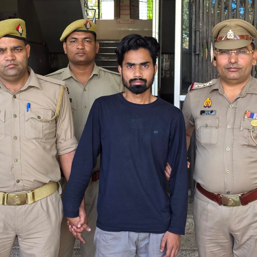 जेल में आरोपी से मिलने आया गैंग का सदस्य गिरफ्तार:मुजफ्फरनगर साइबर पुलिस ने दबोचा, 13 राज्यों की 21 शिकायतों से निकला कनेक्शन