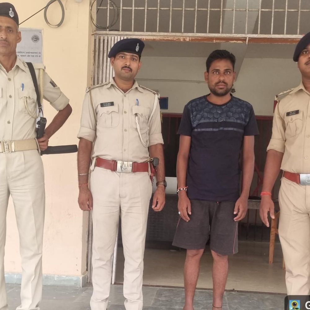 किशनगंज में 2 आरोपी अरेस्ट:  1 स्मैक तस्कर और 1 कुर्की वारंटी गिरफ्तार, लंबे समय से चल रहे थे फरार, पूछताछ जारी – Kishanganj (Bihar) News