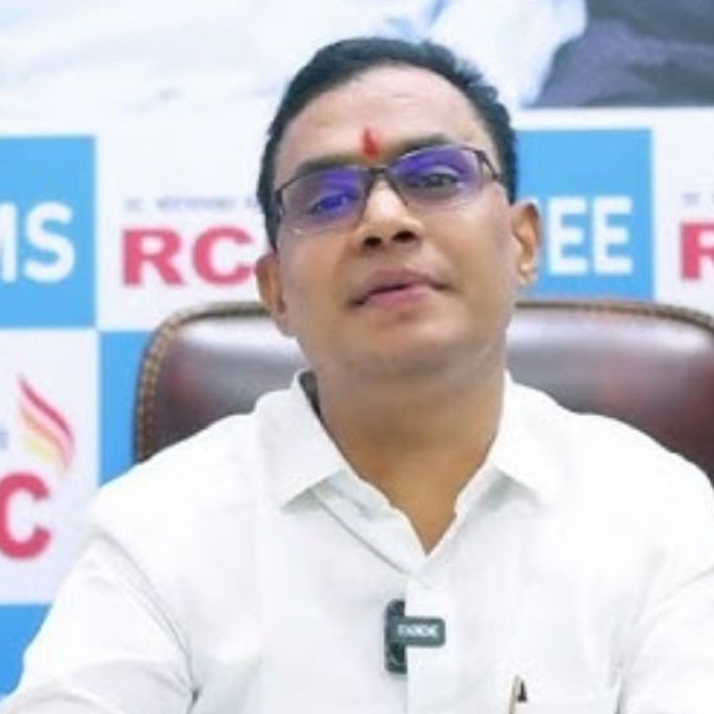 NEET केस में महाराष्ट्र की केमिस्ट्री कोचिंग का डायरेक्टर अरेस्ट:CBI को फोन में लीक पेपर मिला, सेंटर पर भी छापेमारी; अब तक 10 गिरफ्तार