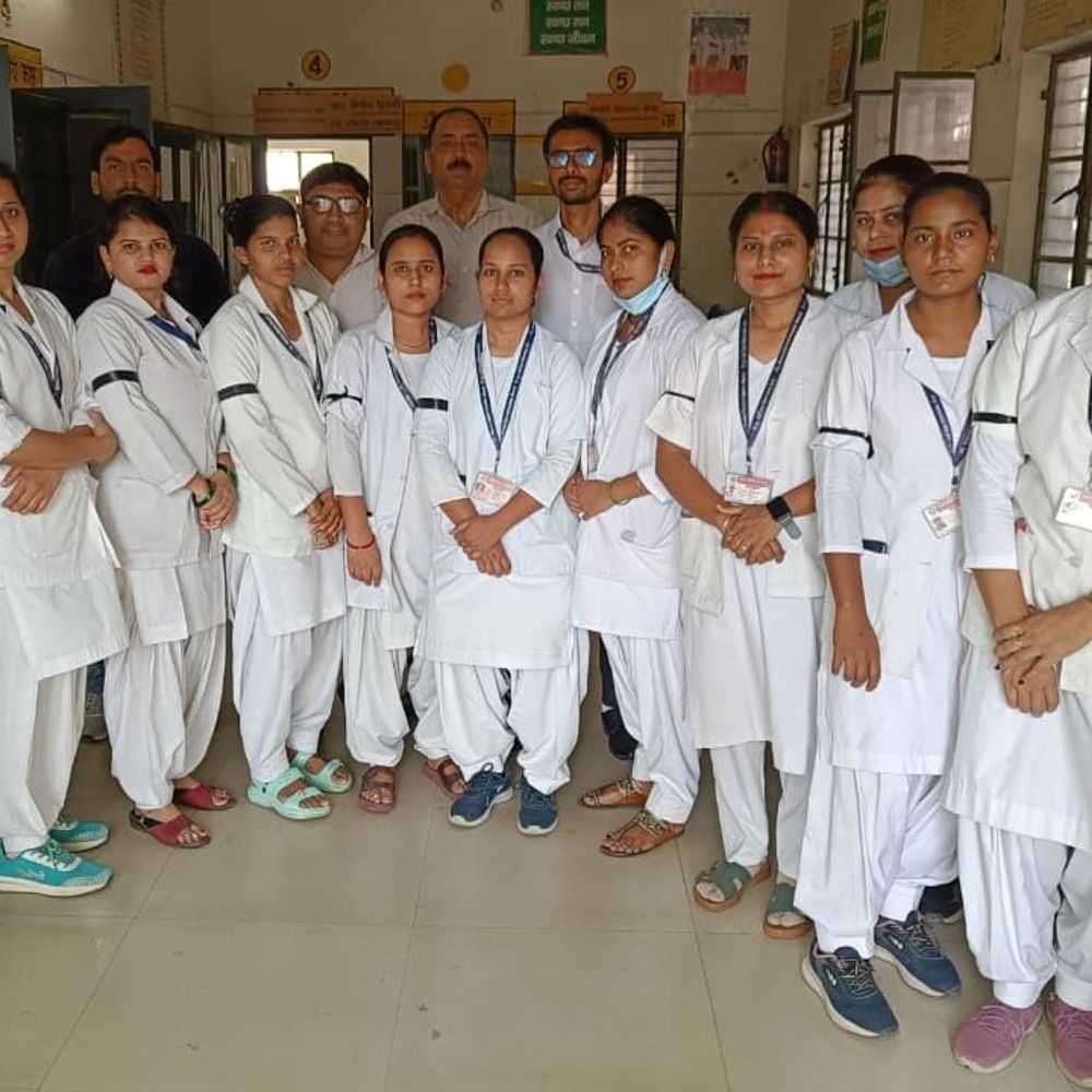 मेरठ में 21 मई से NO पे NO वर्क:  जिला अस्पताल में NHM संविदाकर्मियों ने मानदेय न आने के विरोध में काली पट्‌टी बांधकर किया काम – Meerut News