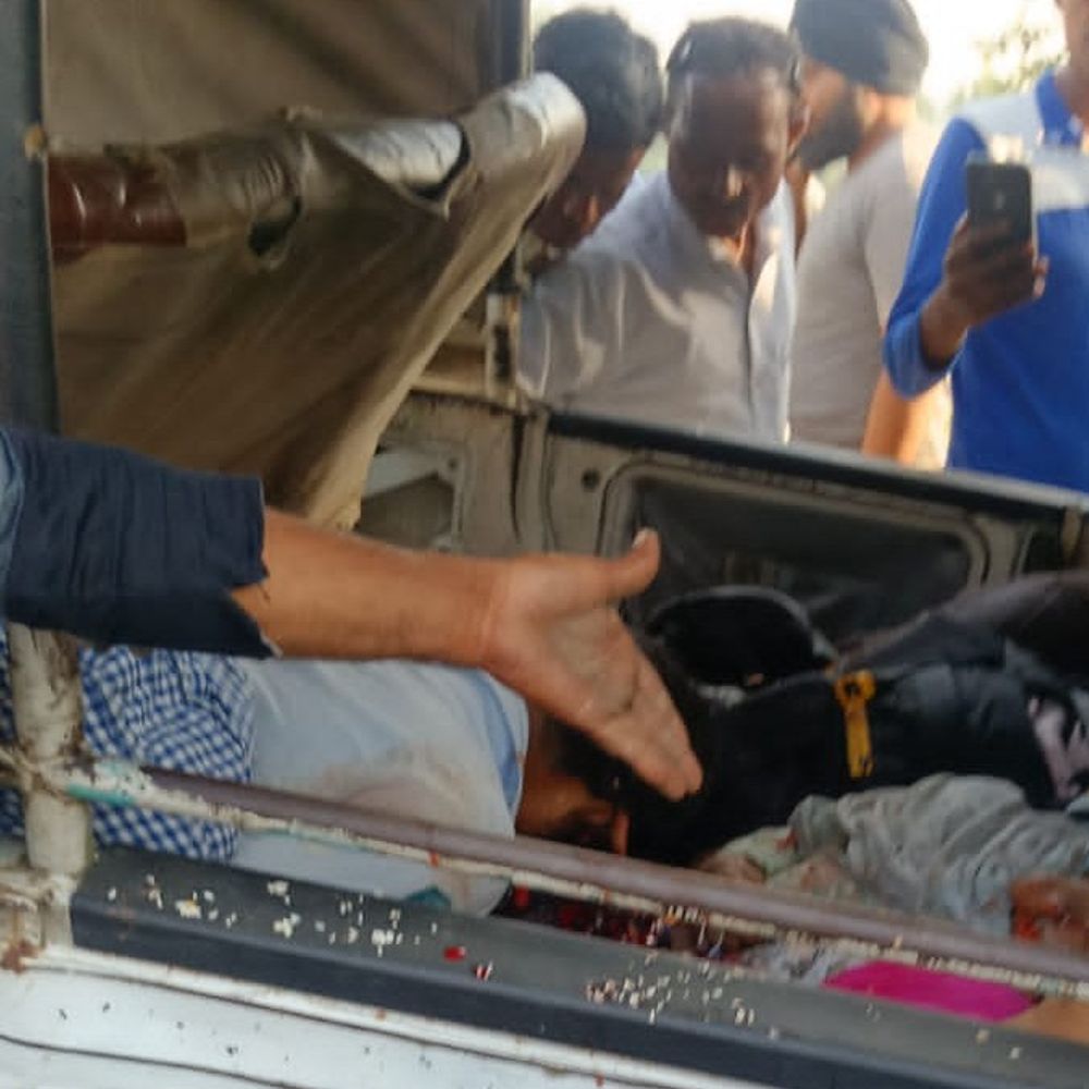 लखीमपुर खीरी में ट्रक ने टाटा मैजिक को टक्कर मारी:  दो की मौत, कई और लोगों के मरने की आशंका – Lakhimpur-Kheri News