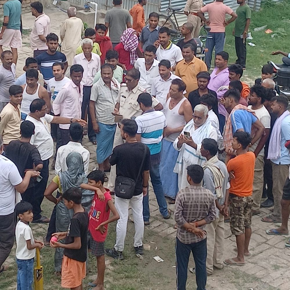 बेगूसराय में नवनिर्मित मकान के पीछे मिली सड़ी लाश:  जेब से मिला मोबाइल, हत्या के बाद लाश को ठिकाने लगाने की आशंका – Begusarai News