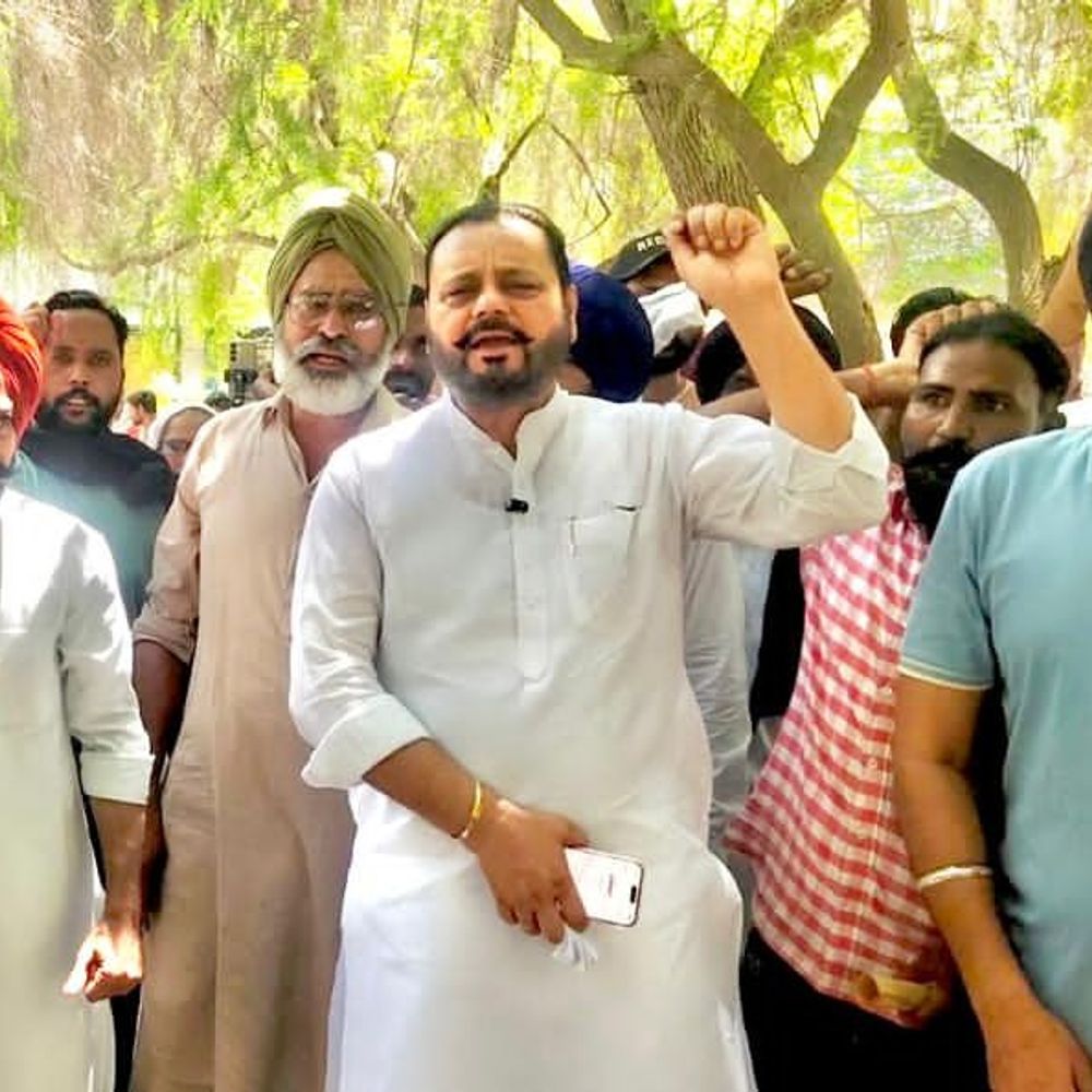 अकाली दल के नामांकन रद्द, डीसी दफ्तर के बाहर प्रदर्शन:  सरकार और बठिंडा प्रशासन पर धक्केशाही का आरोप; हाईकोर्ट जाने की चेतावनी – Bathinda News