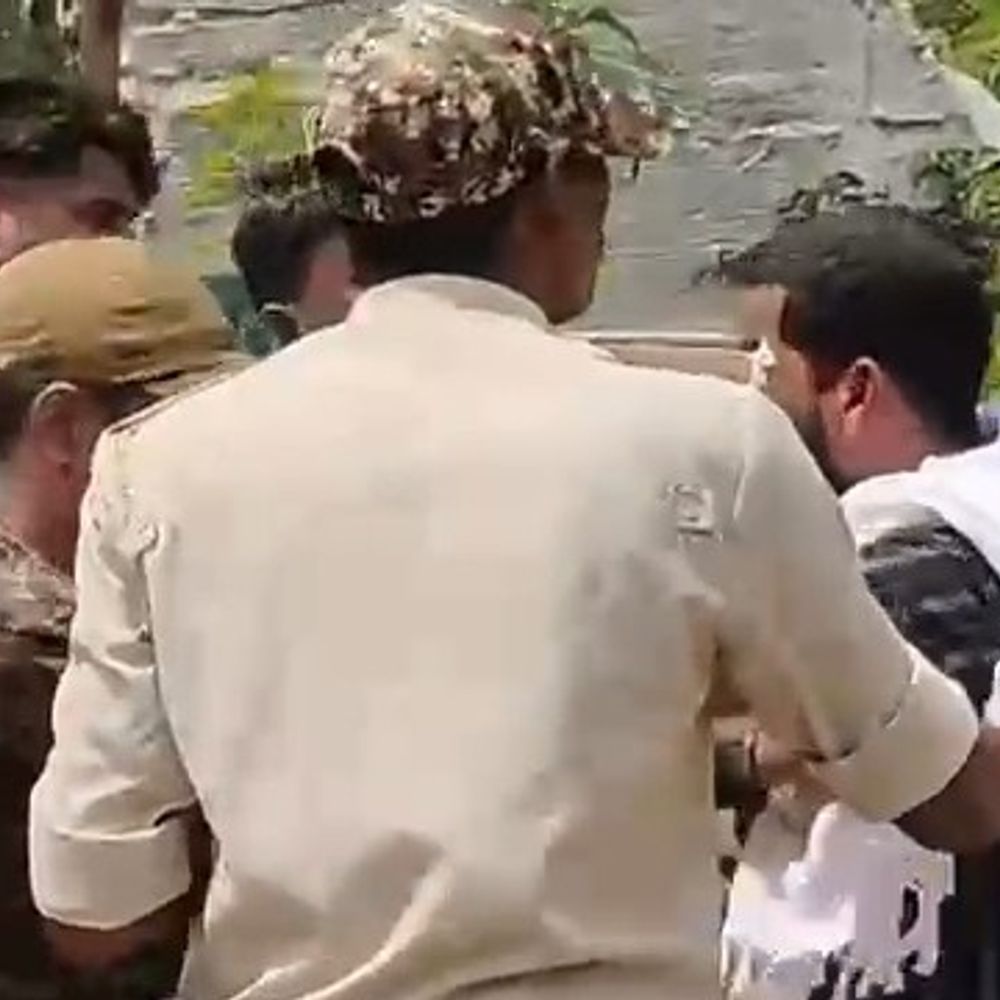 नवादा के वाटरफॉल के पास युवक से मारपीट का VIDEO:  वन विभाग के कर्मी दिखे शामिल; भीड़ प्रबंधन और व्यवस्था पर उठे सवाल – Nawada News
