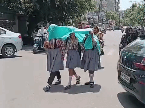 कानपुर में लू के थपेड़ों ने झुलसाया, 44°C पारा:  मई महीने में सर्वाधिक रहा, 31 मई तक 8वीं तक के स्कूल बंद – Kanpur News