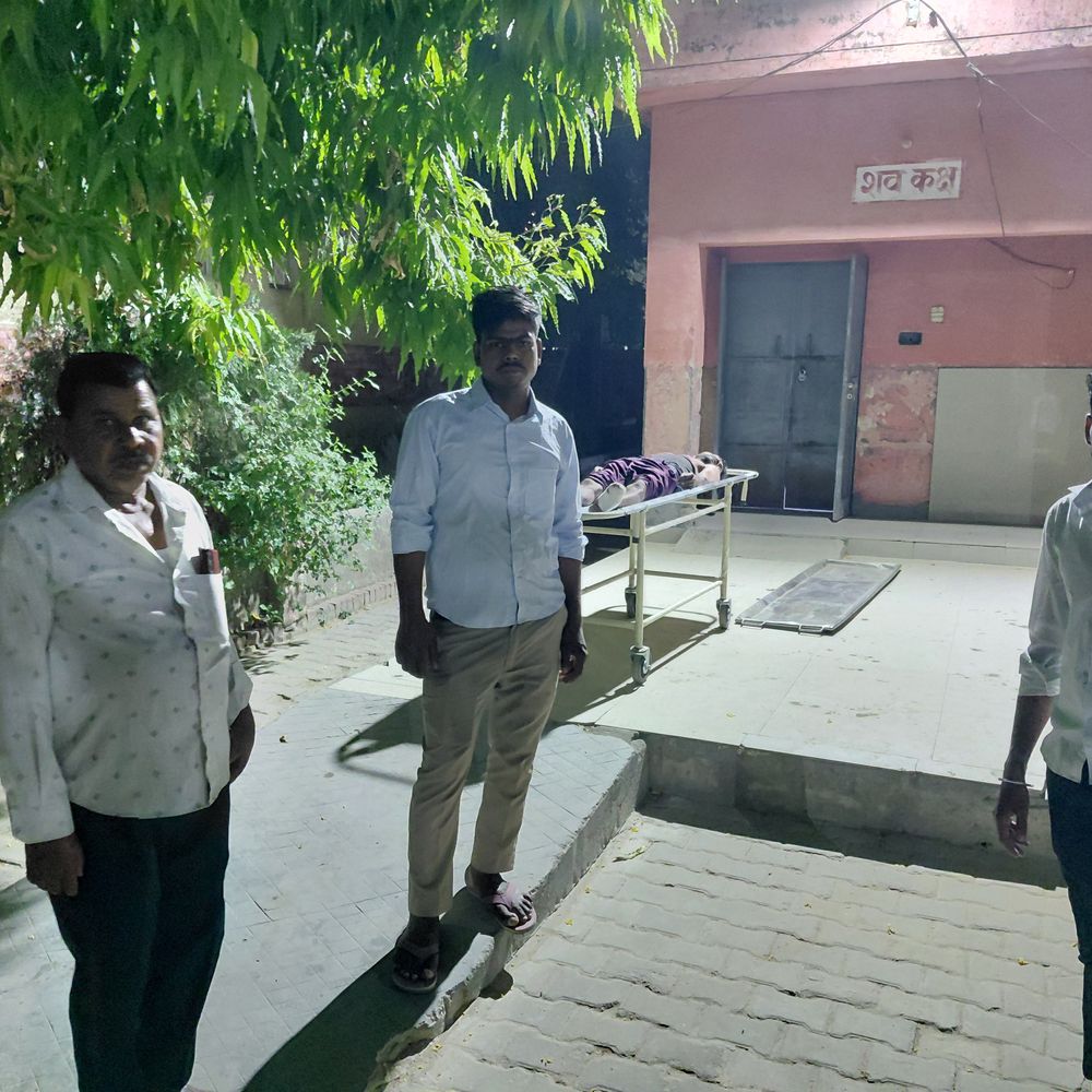 अज्ञात वाहन की टक्कर से किसान की मौत:फर्रुखाबाद में बाजार से लौटते समय हुआ हादसा, इलाज के दौरान दम तोड़ा