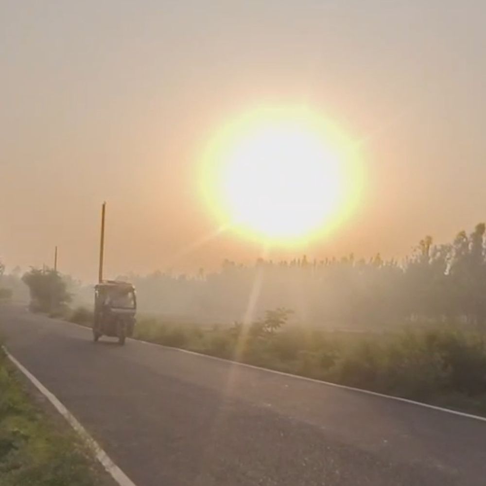 संभल में 44 डिग्री तापमान, AQI 228:लोग गर्म हवाओं से बेहाल, त्वचा झुलसाने वाली गर्मी, फसलों को बारिश से फायदा मिला