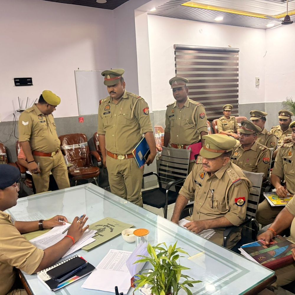 अपर पुलिस अधीक्षक ने किया थानों का औचक निरीक्षण:कानून-व्यवस्था, अपराध नियंत्रण पर दिए आवश्यक दिशा-निर्देश