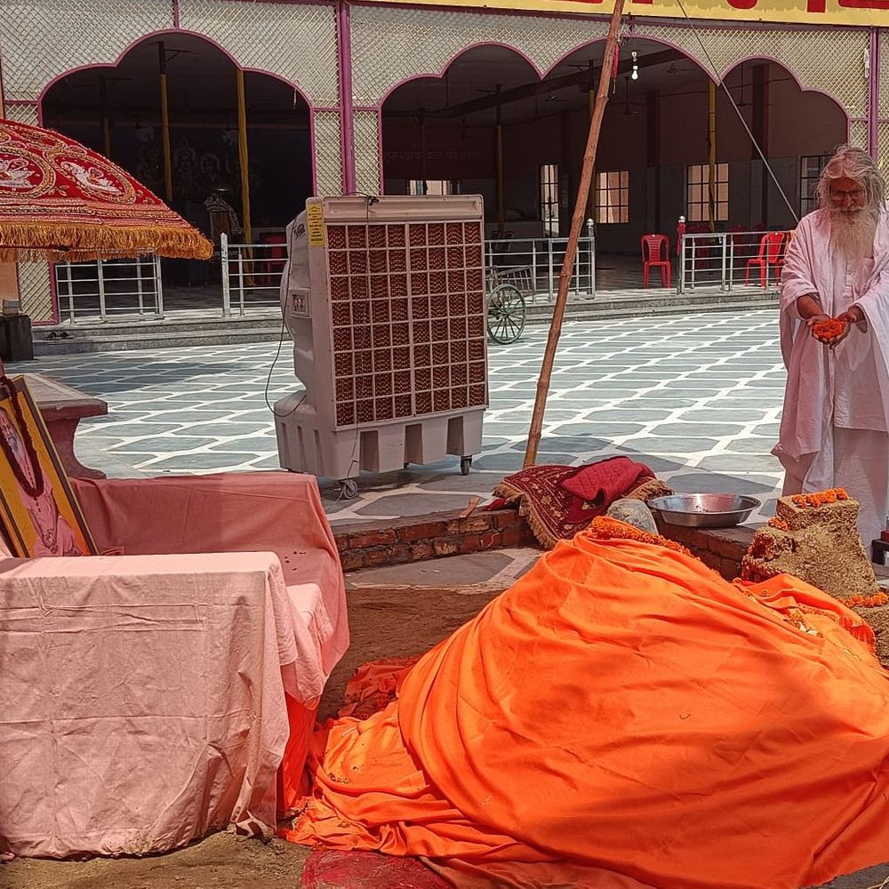 मास्टर विजय सिंह ने केशवानंद महाराज को श्रद्धांजलि दी:उन्हें सनातन धर्म और मानव कल्याण के लिए समर्पित संत बताया