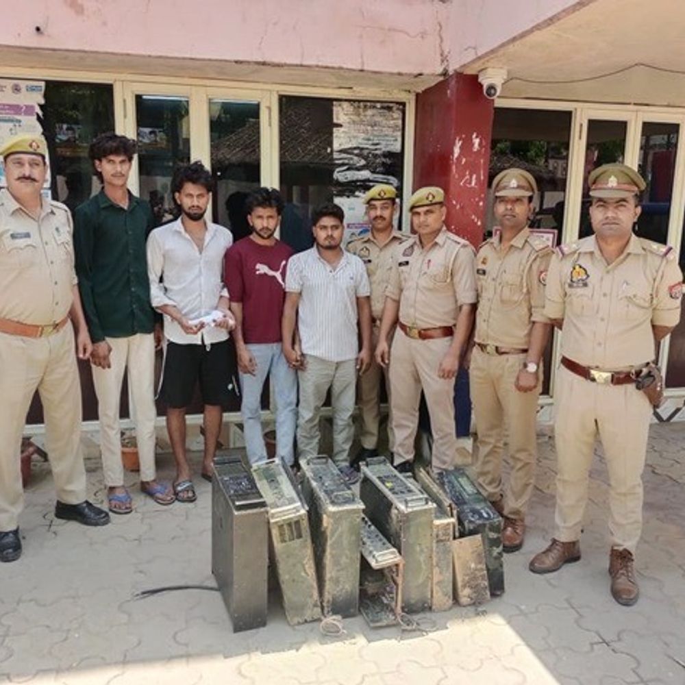 मेरठ में लाखों की चोरी का खुलासा, चार गिरफ्तार:परीक्षितगढ़ पुलिस ने सर्विलांस से किया खुलासा, अवैध तमंचा भी बरामद