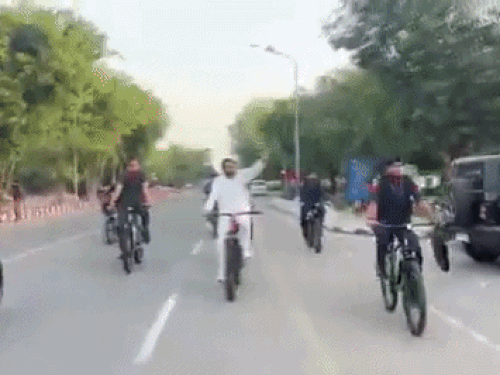 चंडीगढ़ में सरकारी कर्मचारियों का आज नो व्हीकल डे:  पैदल, पब्लिक ट्रांसपोर्ट या साइकिल से पहुंचेंगे ऑफिस; पेट्रोल-डीजल बचाने के लिए प्रयास – Chandigarh News
