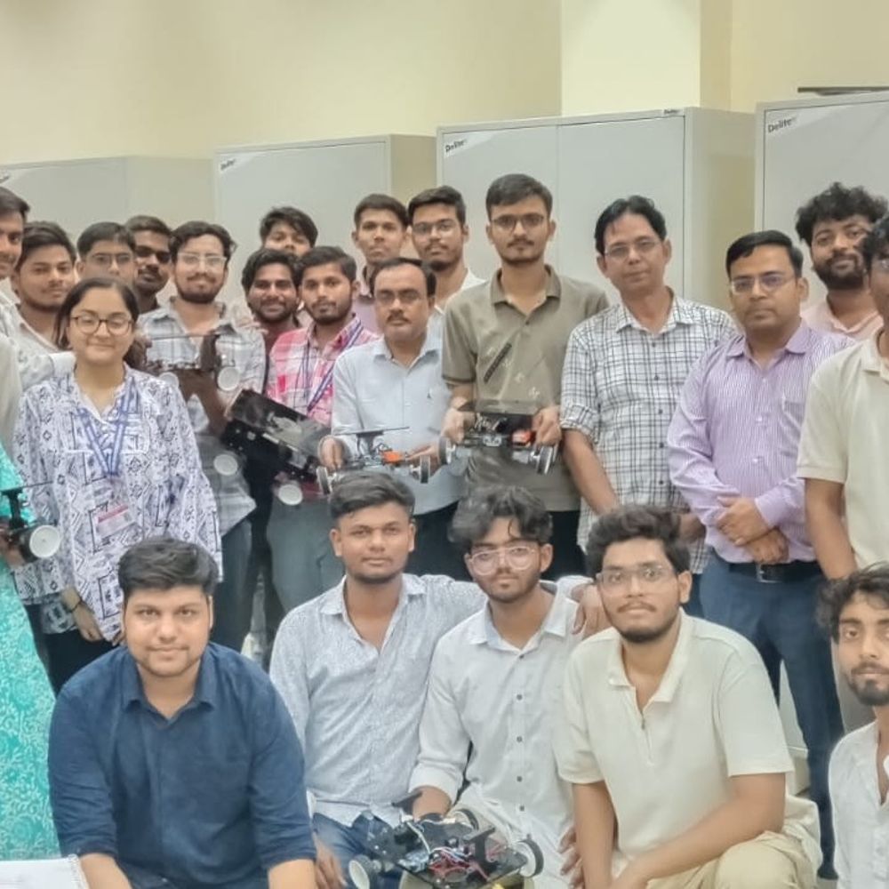 CSJMU में रोबोटिक्स, ड्रोन पर 3-दिवसीय वर्कशॉप:छात्रों ने खुद की कोडिंग और लाइव असेंबलिंग का अभ्यास किया