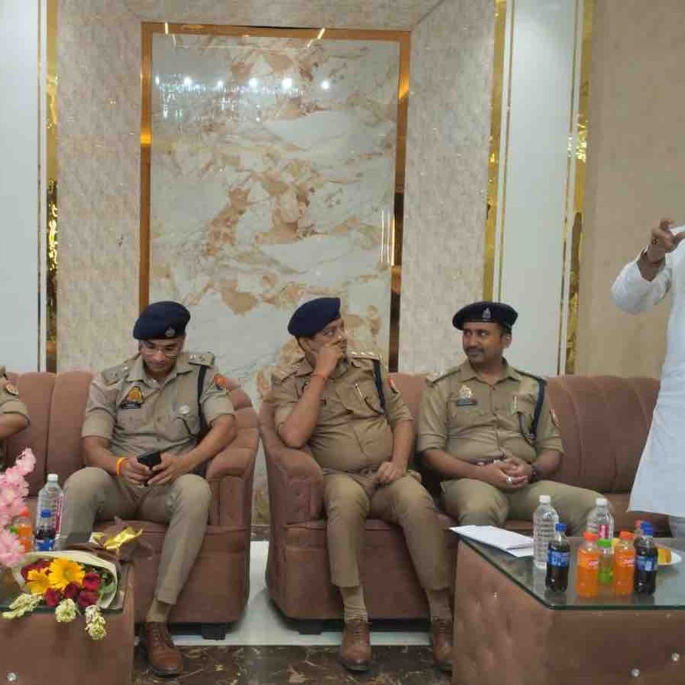 बकरीद को लेकर जाजमऊ में पीस कमेटी की बैठक:  DCP बोले- शांति के साथ मनाएं त्योहार, संवेदनशील इलाकों में ड्रोन और CCTV से होगी निगरानी – Kanpur News