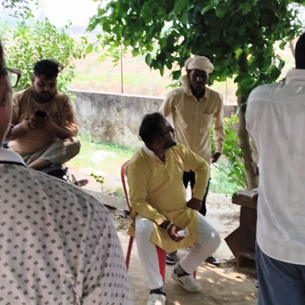 रात की बिजली कटौती से व्यापारी-किसान परेशान:व्यापार मंडल ने एसडीओ को ज्ञापन सौंपकर रोस्टर बदलने की मांग की