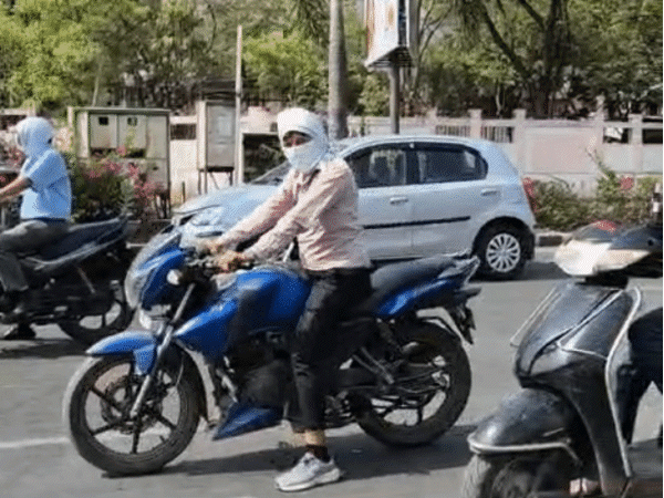 भोपाल में गर्मी के बीच लंबा सिग्नल टाइम बना परेशानी:  42° तापमान में धूप में रुक रहे वाहन चालक; चौराहों पर ग्रीन नेट लगाने की मांग – Bhopal News