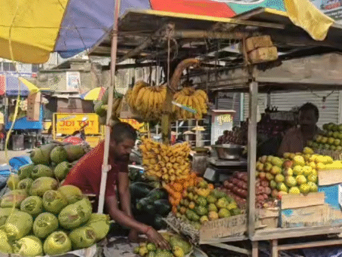 रोजमर्रा की वस्तुओं के दाम बढ़े, महंगाई से लोग परेशान:  खाद्य सामग्री, साबुन सहित कई चीजें महंगी हुईं; लोगों का बिगड़ा बजट – koderma News