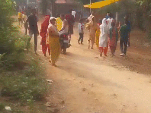 बोकारो में बिजली-पानी के अवैध कनेक्शन पर कार्रवाई:  25 घरों में बिजली-पानी की सप्लाई काटी, विरोध में होमगार्ड का एक जवान घायल – Bokaro News