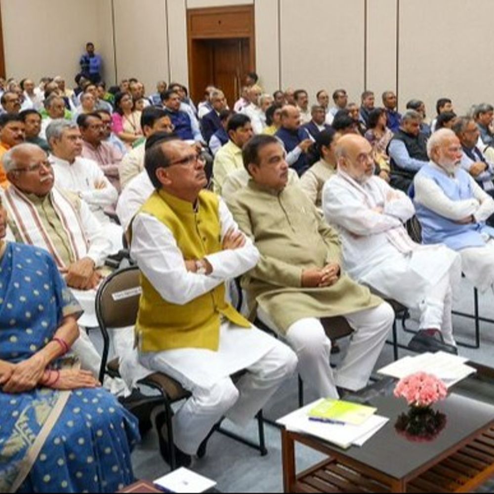 मोदी की करीब साढ़े 4 घंटे मंत्रिपरिषद के साथ बैठक:कहा- मंत्री तेजी से फैसले लें, विकसित भारत 2047 को नारा नहीं,लक्ष्य मानें