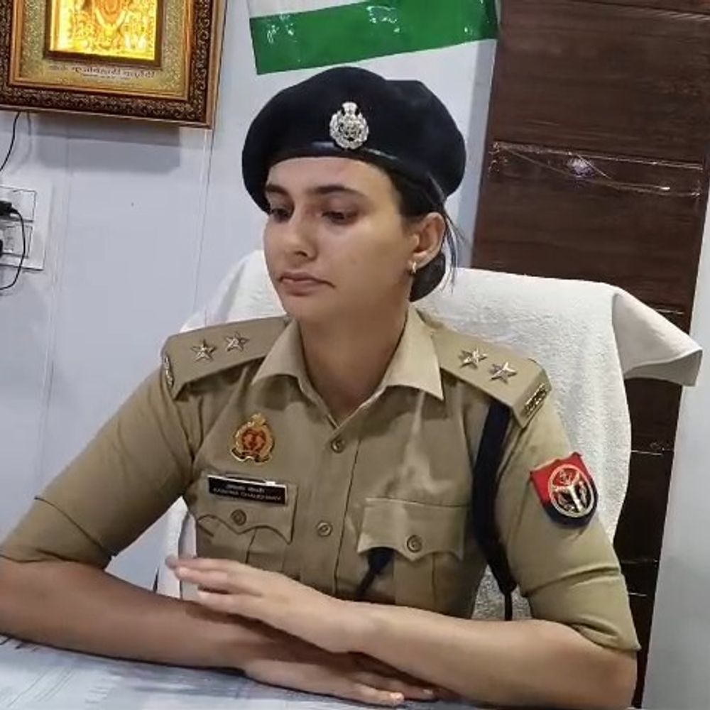सेल्स ऑफिसर ने फर्जी दस्तावेज से 11 ट्रैक्टर फाइनेंस कराए:मथुरा में एचडीबी फाइनेंस कंपनी में जांच में पता चला, मुकदमा दर्ज