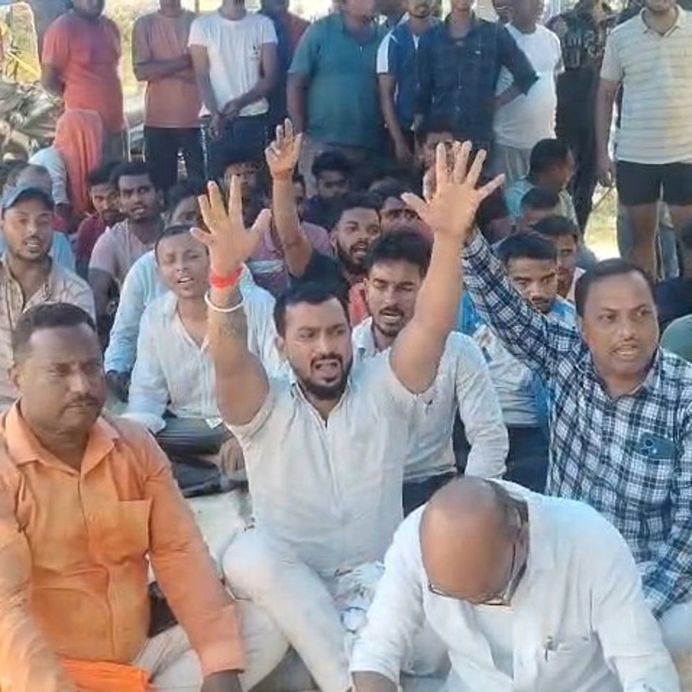 सरिया थाना पर भाजपा का प्रदर्शन:  इंस्पेक्टर को हटाने और प्रेम कुमार की रिहाई की मांग; SDPO के आश्वासन पर धरना समाप्त – Giridih News