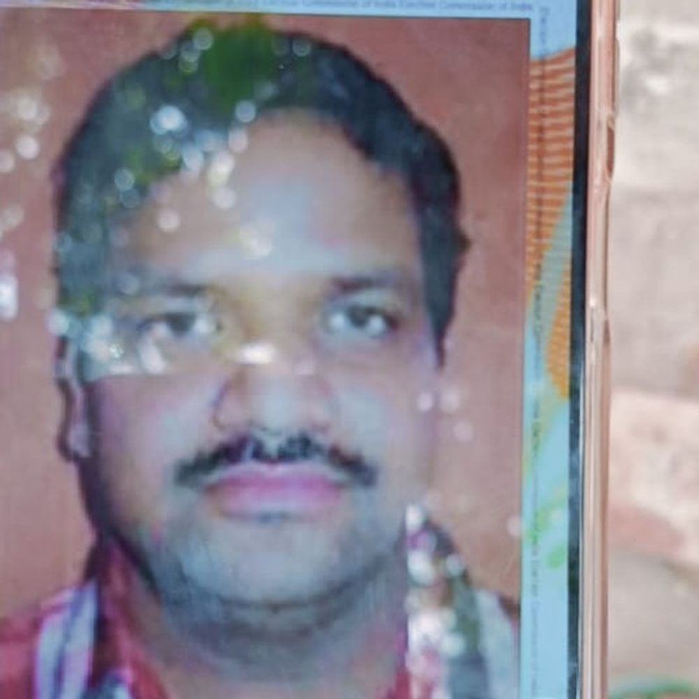 प्रयागराज के संगम में खोली थी महाकाल कचौड़ी की दुकान:महाकुंभ की 95 लाख की हुई थी नीलामी, सड़क हादसे में पिता और दो बेटों की मौत, परिवार में कोहराम