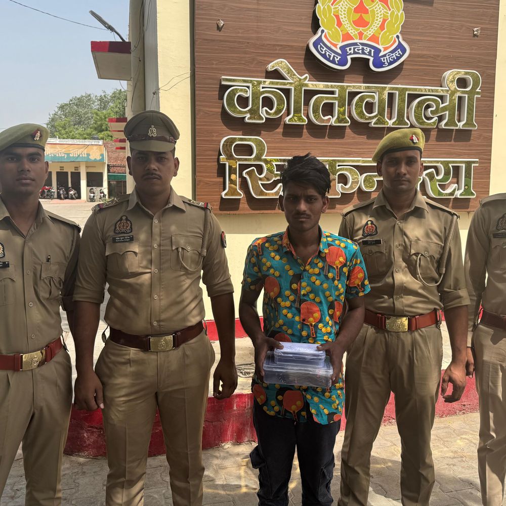 इलॉक्ट्रनिक शेरुम से 5.50 लाख चुराने वाला गिरफ्तार:कुछ दिन पहले ही शेरुम से छोड़ी थी नौकरी, आरोपी से चेन-पायल और 1.75 लाख की नकदी बरामद