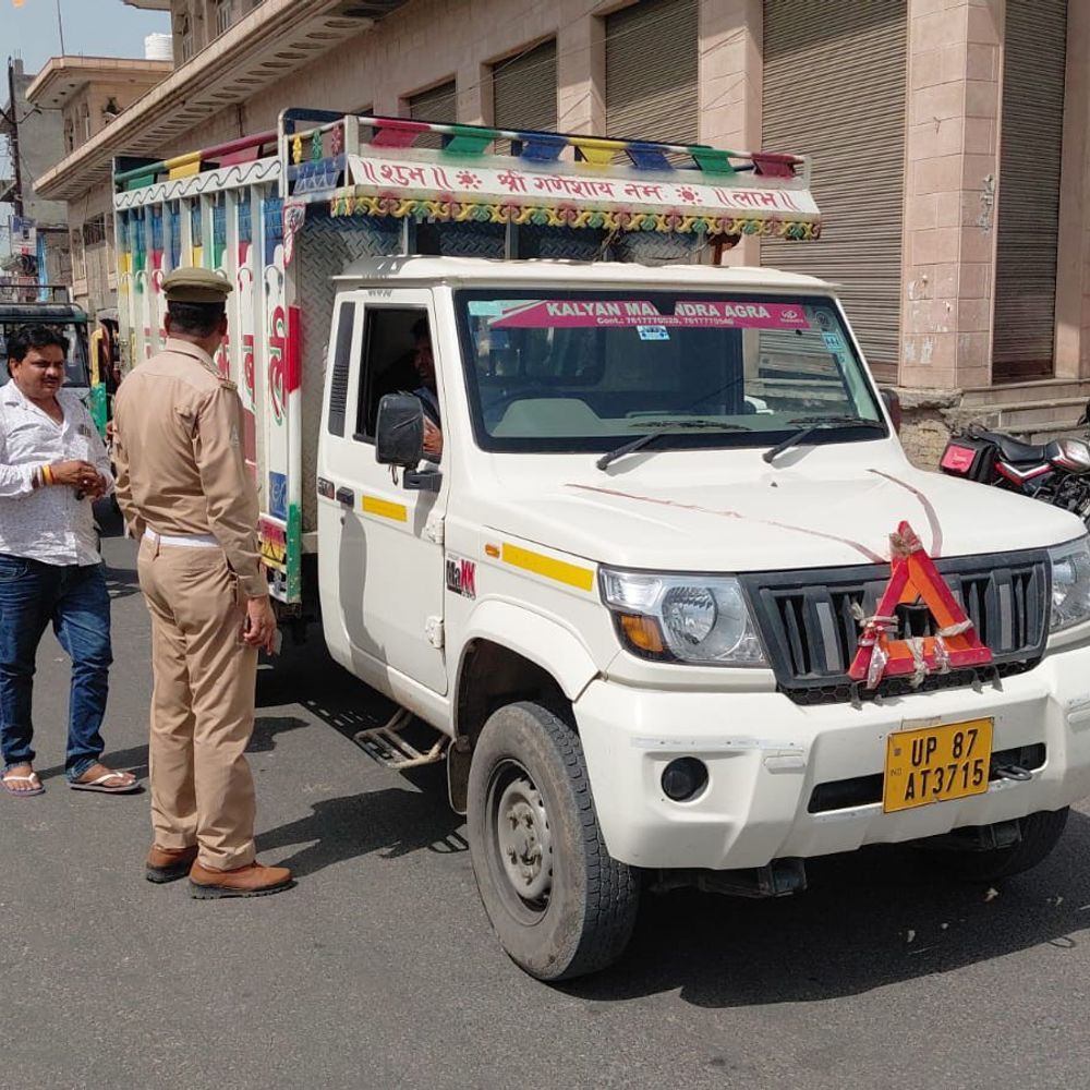 कासगंज में 399 वाहनों का चालान हुआ:यातायात नियमों के उल्लंघन पर ₹13.99 लाख का जुर्माना