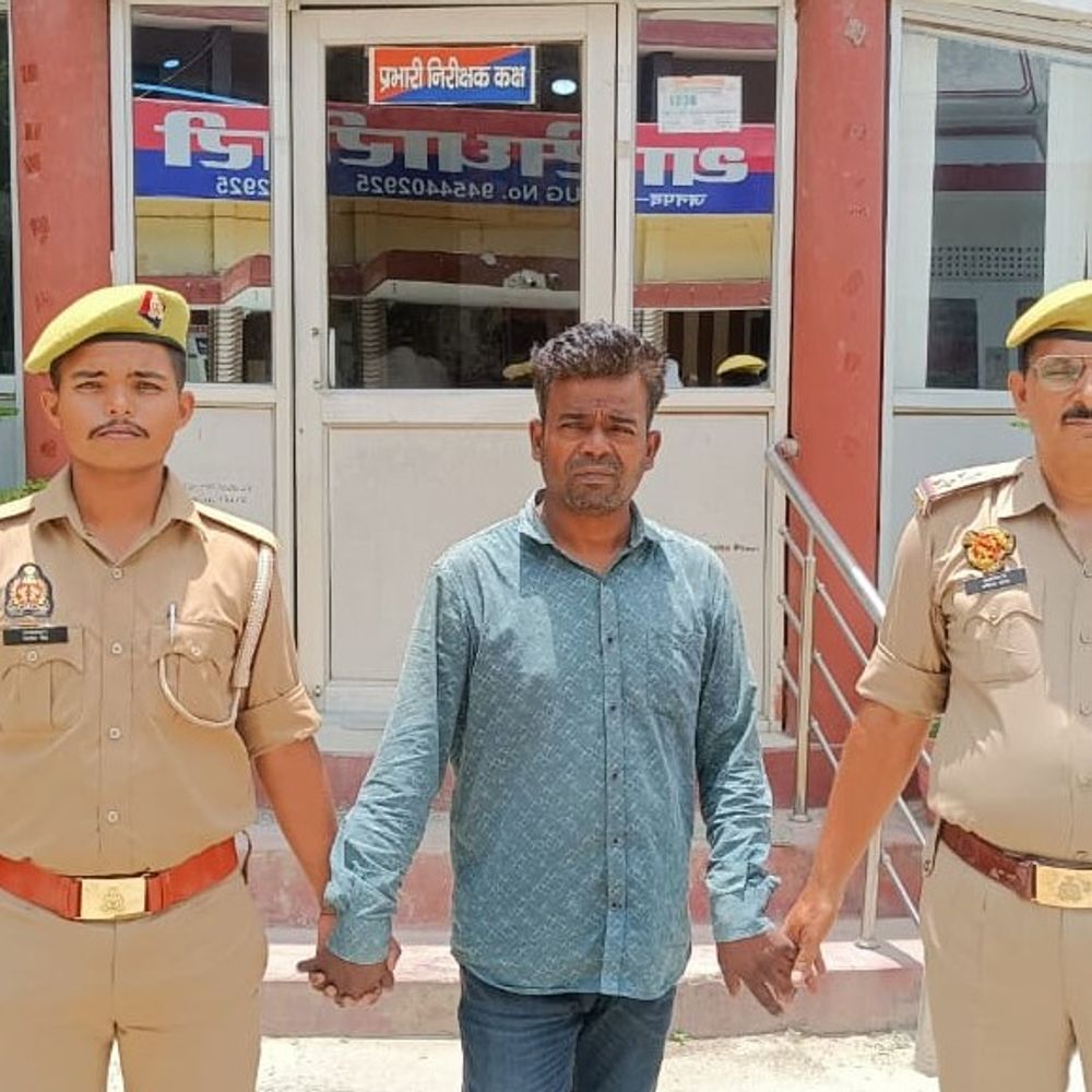 आजमगढ़ में नौकरी दिलाने के नाम पर दुष्कर्म:तीन आरोपियों के विरुद्ध दर्ज हुआ था मुकदमा, एक गिरफ्तार