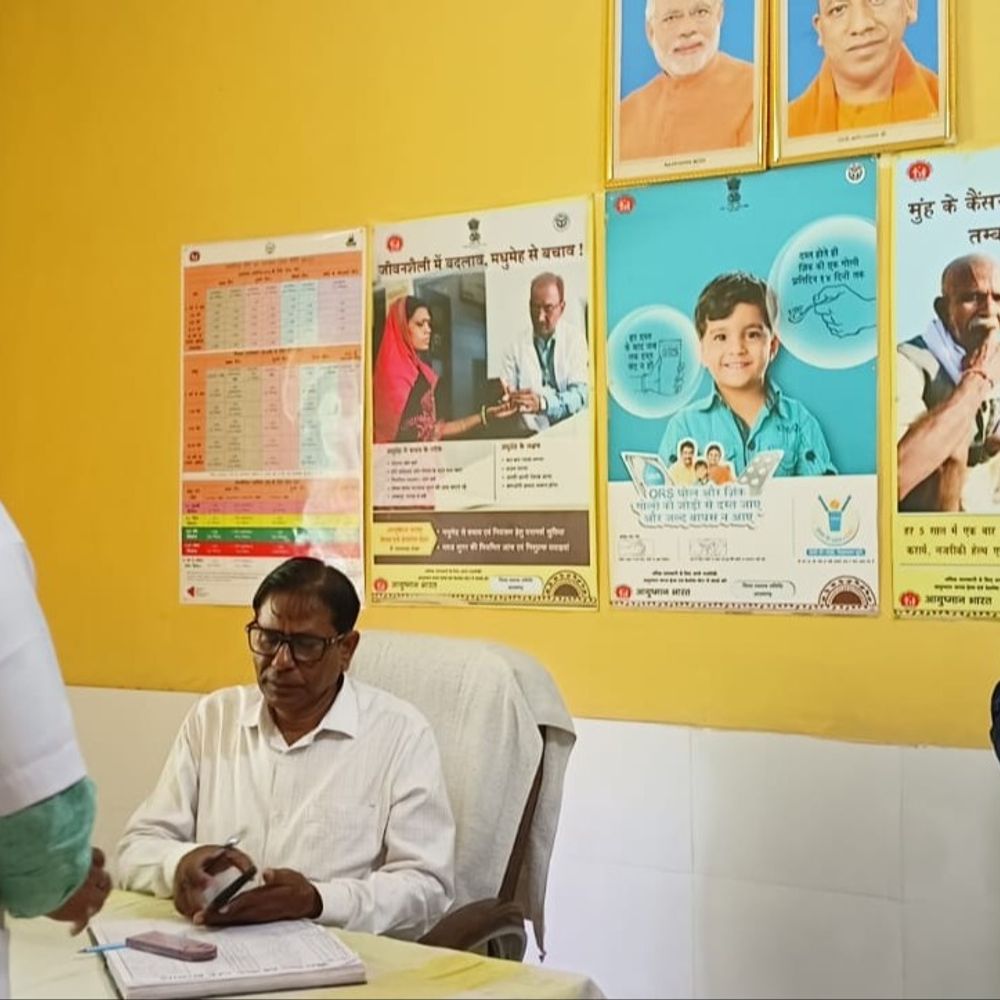 जन आरोग्य मेले में अनुपस्थित मिली डॉक्टर:  बिना लिखित सूचना के चार दिन से अनुपस्थित डॉक्टर को कारण बताओं नोटिस – Azamgarh News