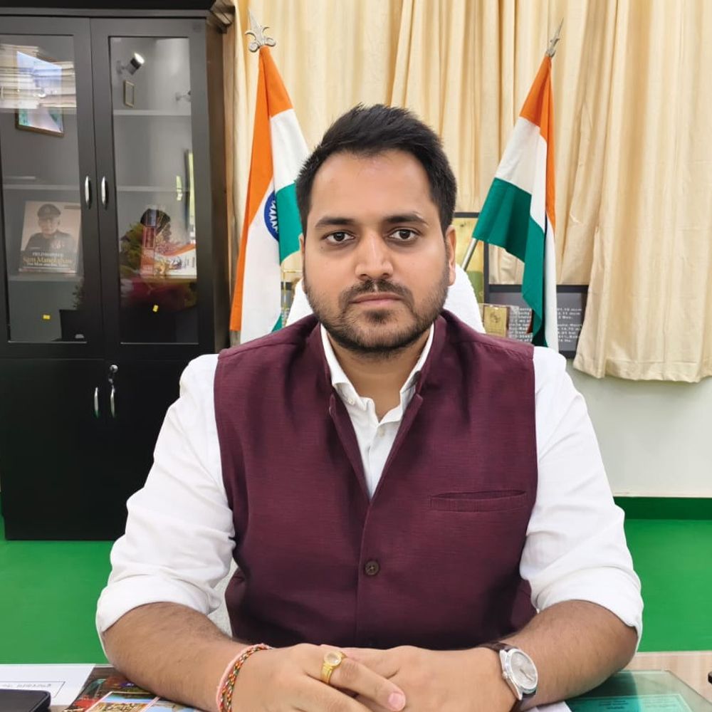 सोनभद्र में भीषण गर्मी, प्रशासन ने एडवाइजरी जारी की:जिलाधिकारी ने लोगों से सावधानी बरतने और दोपहर में बाहर न निकलने की अपील की