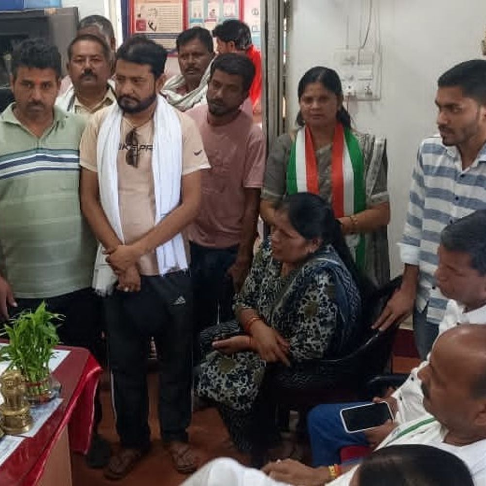 कांग्रेस का आरोप-भाजपा दबाव में दर्ज करवा रही फर्जी केस:  बिश्रामपुर थाने पहुंचे कांग्रेसी नेती, पुलिस कार्रवाई पर उठाए सवाल, सोमवार को घेराव का ऐलान – Surajpur News