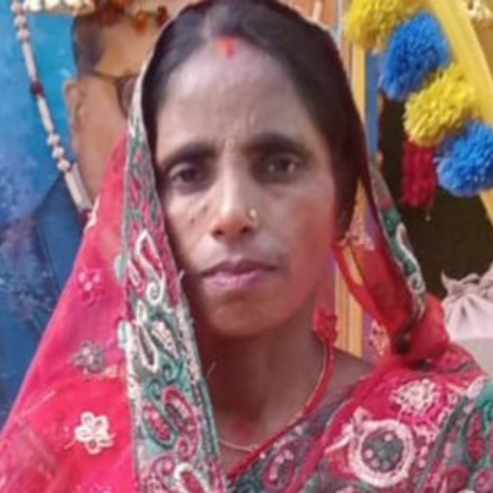 बोलेरो के धक्के से बाइक सवार महिला की मौत:औरंगाबाद में ट्रेन पकड़ने स्टेशन जा रही थी, रिश्तेदार के घर सासाराम जाना था