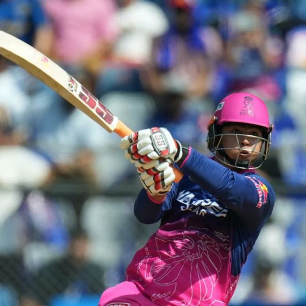 IPL- राजस्थान का तीसरा विकेट गिरा:यशस्वी, सूर्यवंशी के बाद पराग आउट, गजनफर ने पवेलियन भेजा, मुंबई के खिलाफ स्कोर 94/3