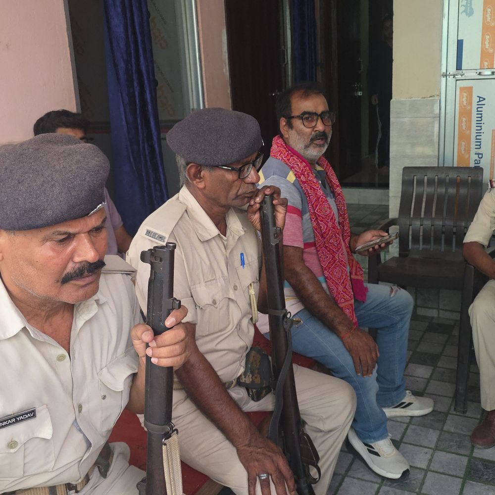 औरंगाबाद में सदर अस्पताल में एक्सरे संचालक के घर चोरी:  5 लाख का सामान लेकर भागे चोर, दोपहर में सो रही महिलाओं को नहीं लगी भनक – Aurangabad (Bihar) News