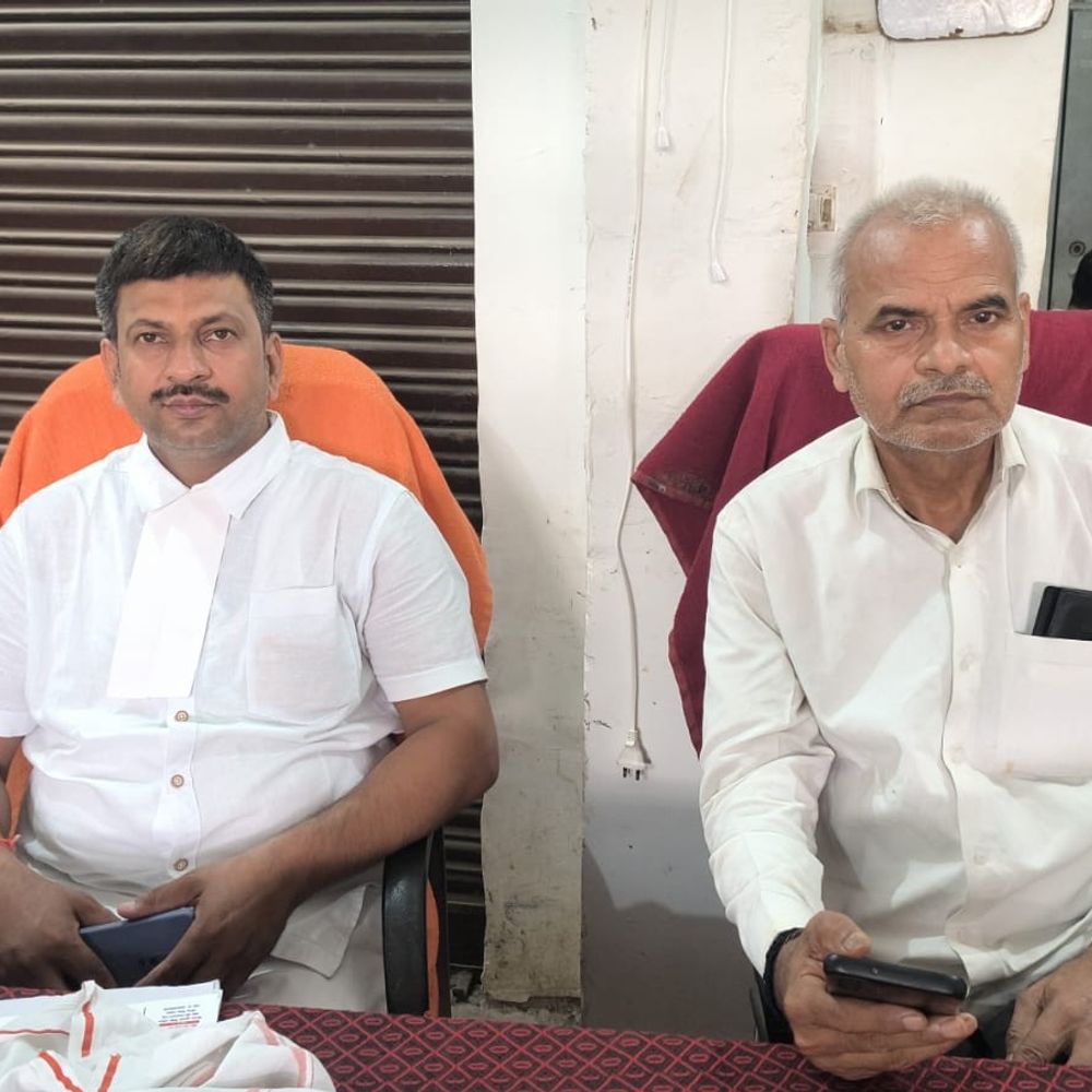 चंदौली सांसद ने तीन तहसीलों में लगवाए वाटर कूलर:भीषण गर्मी में फरियादियों और अधिवक्ताओं को मिलेगी राहत