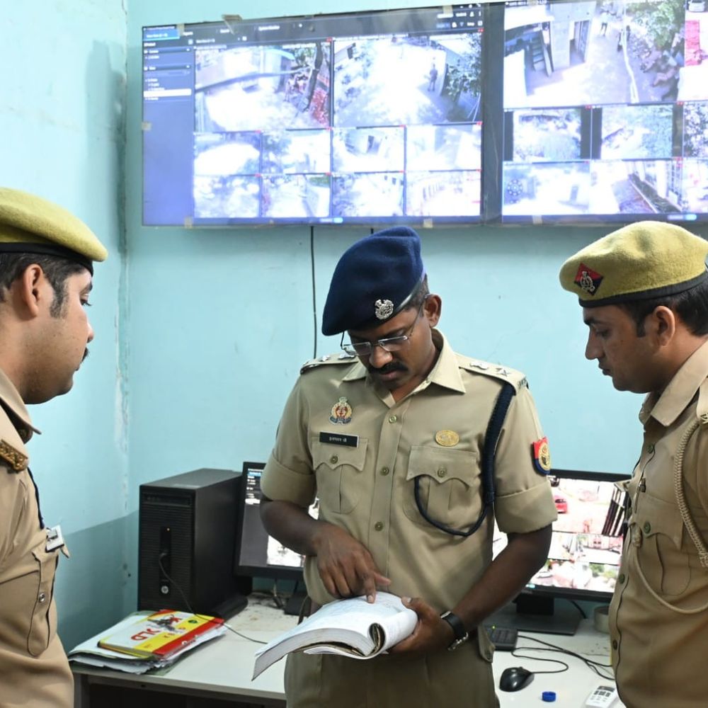 एसएसपी ने जिला न्यायालय सुरक्षा का किया औचक निरीक्षण:सीसीटीवी, स्कैनर, मेटल डिटेक्टर और हवालात की व्यवस्था जांची