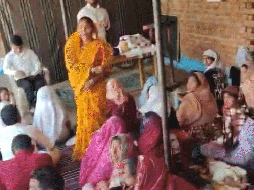 बिलासपुर में लालच देकर धर्मांतरण का आरोप:  चिलचिलाती धूप में टीन शेड के नीचे चल रही थी प्रार्थना सभा; पास्टर समेत 3 पर FIR – Bilaspur (Chhattisgarh) News
