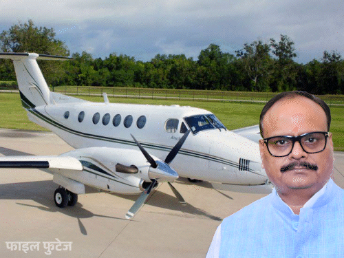 यूपी डिप्टी CM के चार्टर्ड प्लेन का एक इंजन बंद:स्टार्ट करते ही धुआं निकला; मुरादाबाद में उड़ान भरने जा रहा था
