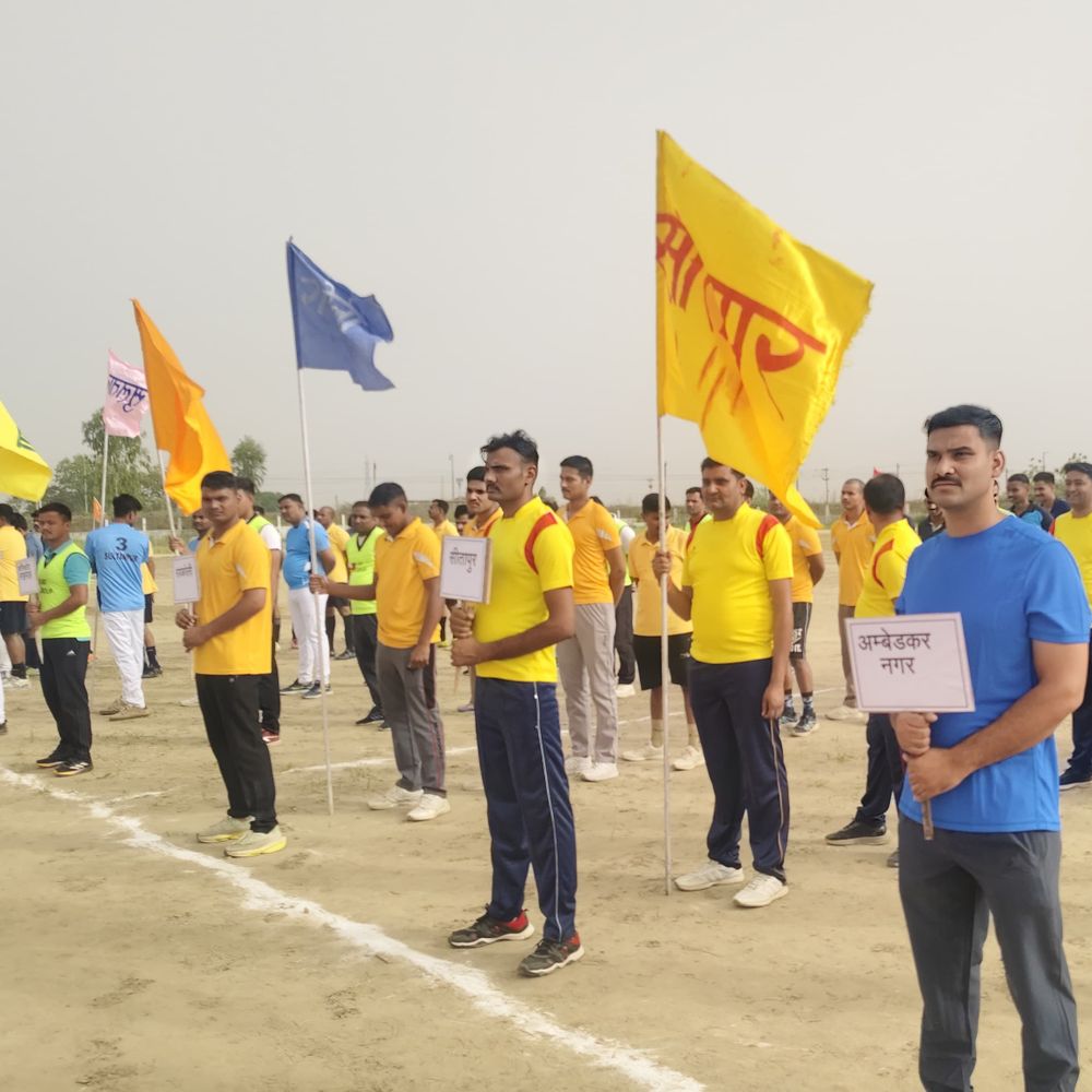 उन्नाव में अंतरजनपदीय पुलिस फुटबॉल प्रतियोगिता शुरू:लखनऊ जोन की टीमें लेंगी हिस्सा, तीन दिन चलेंगे मुकाबले