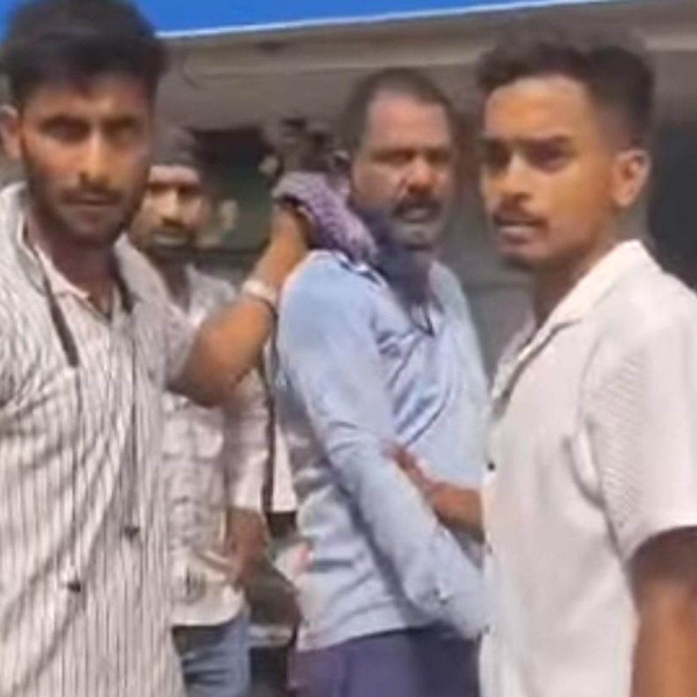 HDFC बैंक के पास कैश वैन लूटने आए अपराधी गिरफ्तार:  हथियार के बल पर करते वारदात, लोगों ने पकड़कर पुलिस को सौंपा – Patna News