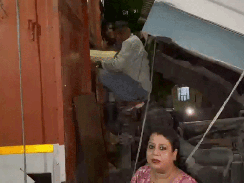 ट्रेलर में सीक्रेट चैंबर बनाकर छिपाई थी शराब:  भारतमाला एक्सप्रेस-वे पर नाकाबंदी कर पकड़ा, 710 पेटी बरामद – Balotra News