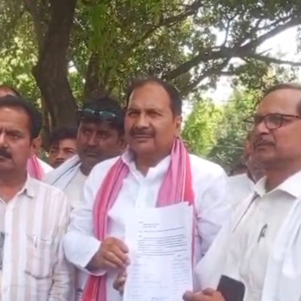 बलिया में 3 गांवों का सर्किल रेट बढ़ाने की मांग:ग्रामीणाों ने फेफना विधायक से मिलकर मदद मांगी