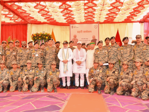 अमित शाह बोले- पाकिस्तानियों को पीठ दिखाकर भागना पड़ा था:राजस्थान में दो लड़ाई वाली ऐतिहासिक सांचू पोस्ट पर डेढ़ घंटे रुके, बॉर्डर पर किया नाश्ता