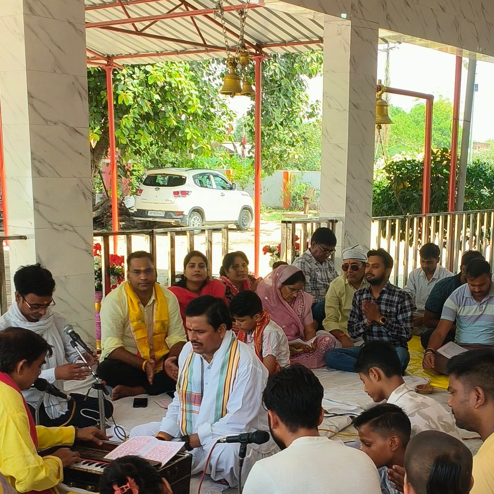 घाटमपुर के हनुमान मंदिर में SDM-तहसीलदार ने की पूजा-अर्चना:सुंदरकांड पाठ के बाद राहगीरों को शरबत पिलाया, भीषण गर्मी से मिलेगी राहत