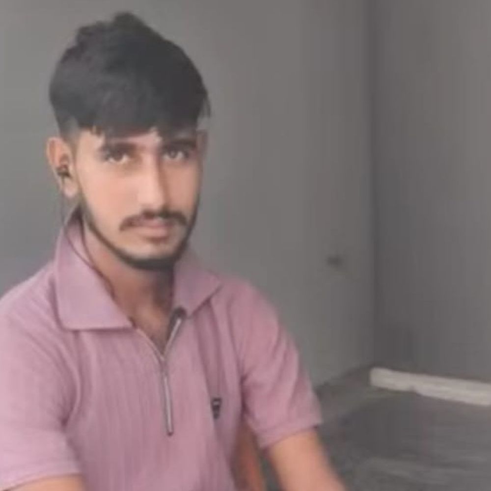 एटा में नवविवाहित युवक का खेत में मिला संदिग्ध शव:  बहन के घर से नौकरी की बात कहकर निकला था, एक माह पहले हुई थी शादी – Sheetalpur(Etah) News