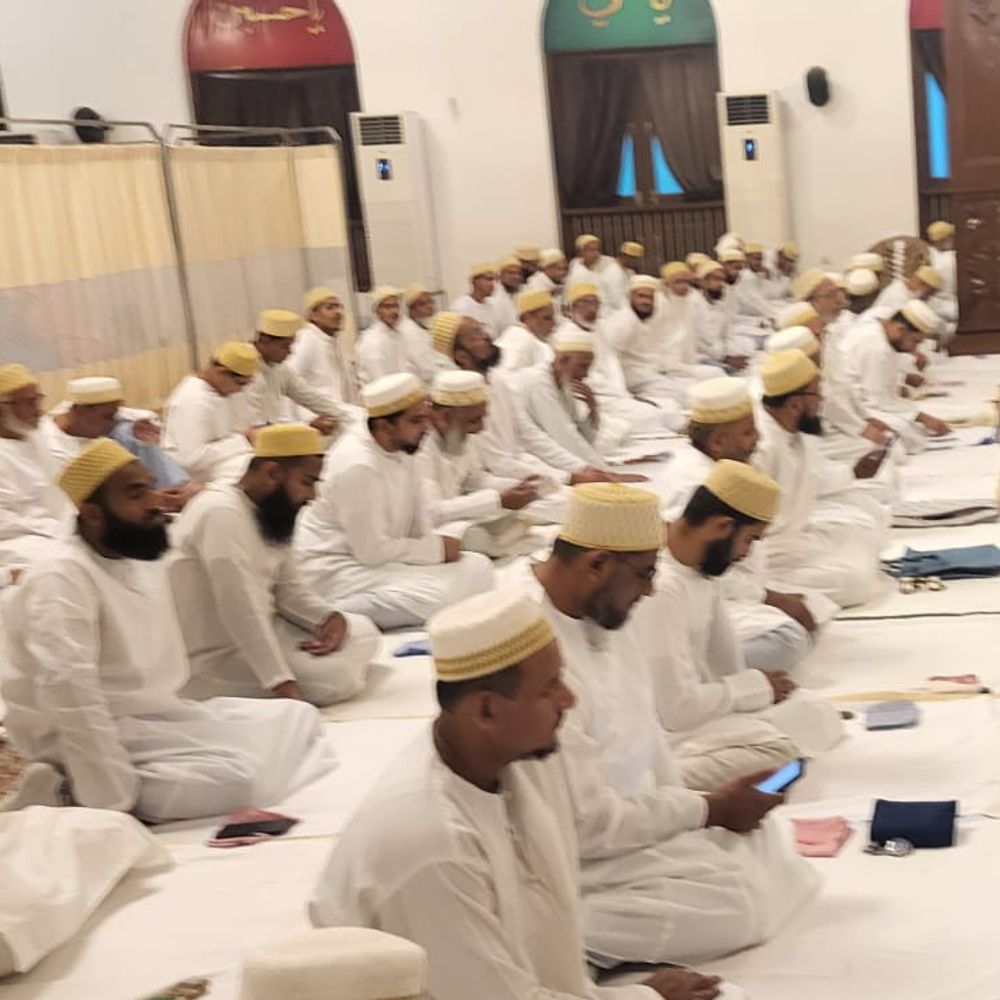 बुरहानपुर में दाऊदी बोहरा समाज ने मनाई ईद उल अजहा:मस्जिदों में नमाज अदा, शहर आमिल ने दिया भाईचारे का संदेश