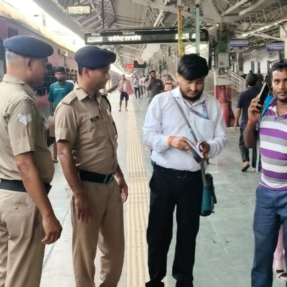 प्रयागराज मंडल में रिकॉर्ड 51.50 रुपए लाख जुर्माना:रेलवे ने विशेष अभियान चलाकर बिना टिकट यात्रियों से की वसूली