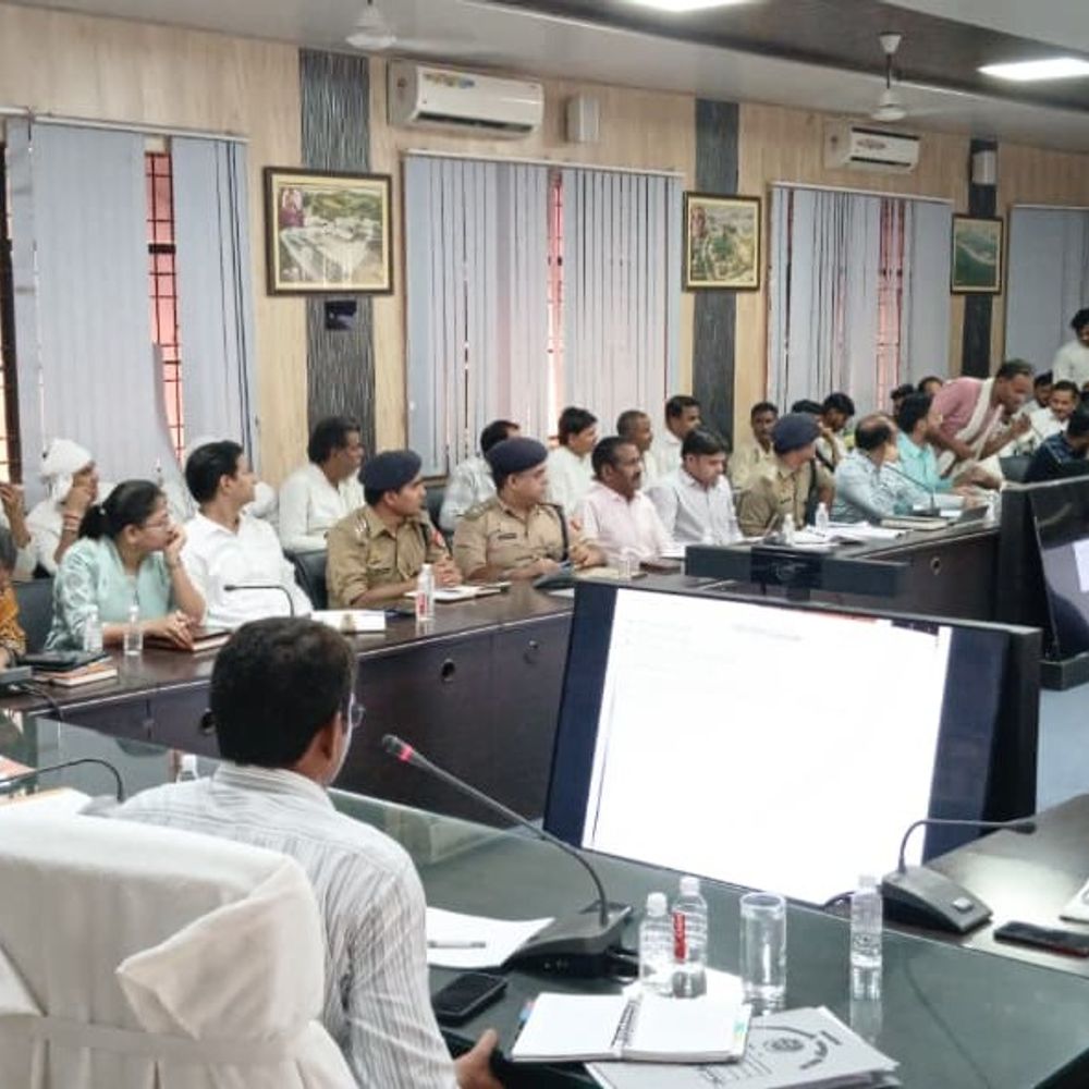 बकरीद पर सार्वजनिक स्थलों पर नमाज नहीं:डीएम-एसपी ने दिए सख्त निर्देश, निर्धारित जगहों पर ही अदा होगी नमाज