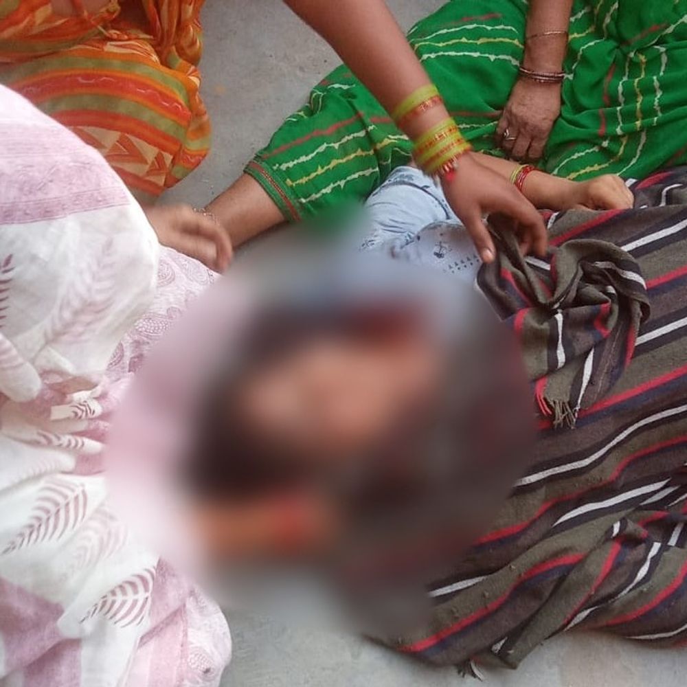 मथुरा में पति ने पत्नी की गला रेतकर हत्या की:वारदात के बाद फरार, पुलिस तलाश में जुटी; पिता ने दी तहरीर