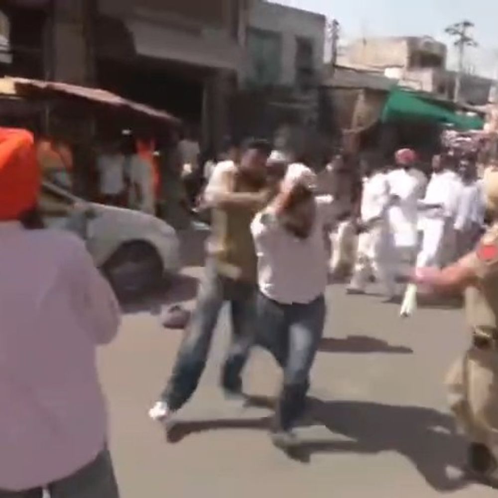 मजीठा नगर काउंसिल चुनाव में AAP-SAD कार्यकर्ता भिड़े:  बिक्रम मजीठिया बोले- पुलिस मूकदर्शक बनी रही, सत्ता के गुंडों ने सिख युवक की बेइज्जती की – Amritsar News